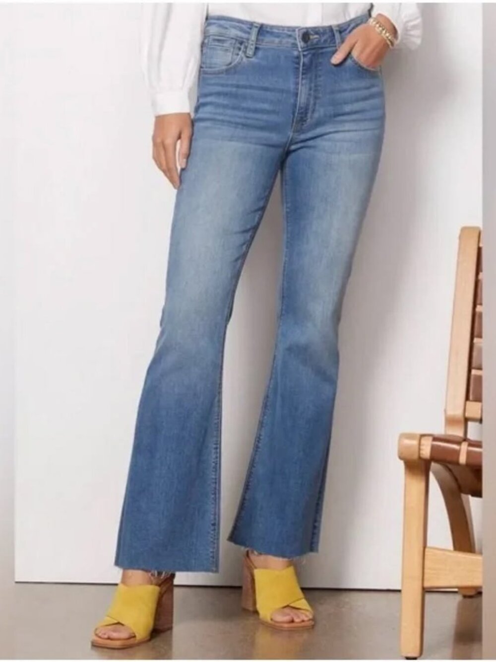 Kut from the Kloth Women's Stella Flare Jean in Blue Size 0